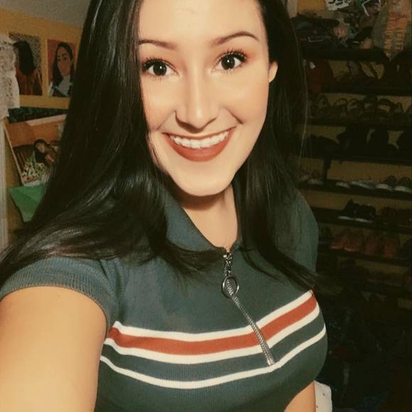 Meet your Posher, Sarah - Picture 1 of 1